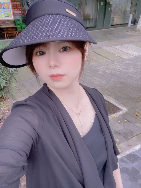 敏宝的第三张照片--信阳闪婚服务中心